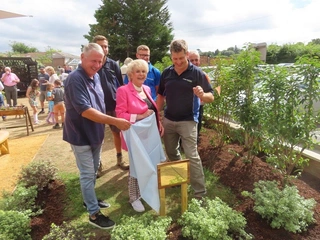Provender Nurseries donates plants and planting team to new NHS garden at Sevenoaks Hospital devoted