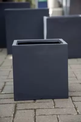 Pot Fibreglass Grey Cube