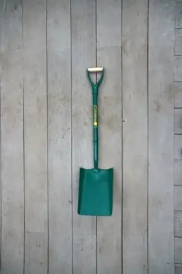 Bulldog Taper Mouth Shovel - image 2