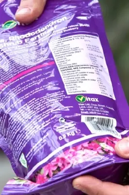 Vitax Ericaceous Plant Food - image 2