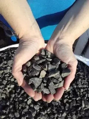 Black Basalt Chips