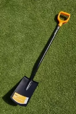 Fiskars Solid Rounded Spade