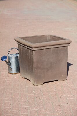 Pot Handmade Quadro con Piedi Grigio