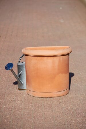 Pot Handmade Semicircolare Liscio - image 1