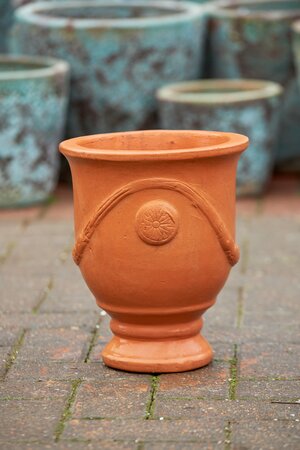 Pot Terracotta Urn - image 1